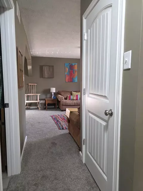 Entry Way - 184 Baldwin St, Berea, KY 40403 photo 5 of 5