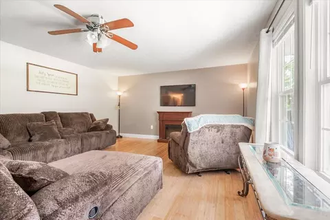 Living - 59 April Ln, Corbin, KY 40701 photo 1 of 1