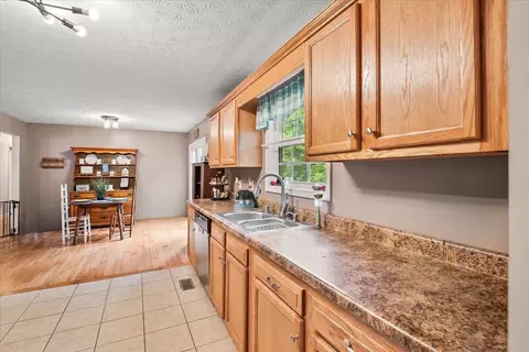 Kitchen - 59 April Ln, Corbin, KY 40701 photo 2 of 2