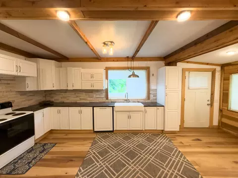 Kitchen - 684 Lower Twin Rd, Jackson, KY 41339 photo 3 of 4