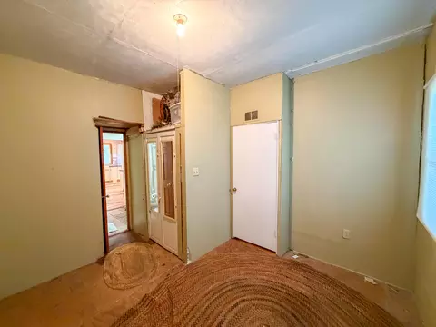 Bedroom - 684 Lower Twin Rd, Jackson, KY 41339 photo 1 of 2