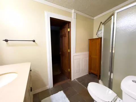 Bath - 684 Lower Twin Rd, Jackson, KY 41339 photo 2 of 2