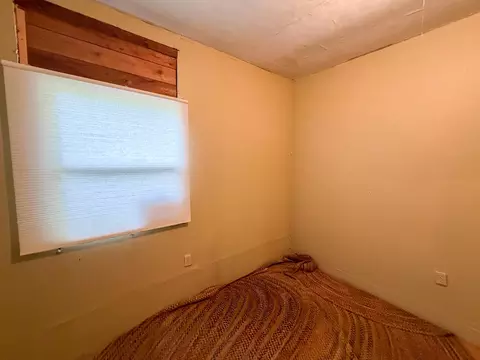 Bedroom - 684 Lower Twin Rd, Jackson, KY 41339 photo 2 of 2
