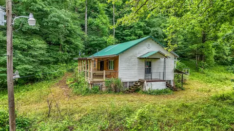 Exterior - 684 Lower Twin Rd, Jackson, KY 41339 photo 4 of 6