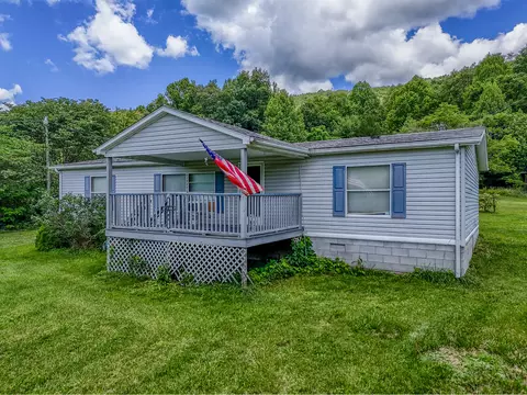 Exterior - 460 Rockfork Rd, Morehead, KY 40351 photo 2 of 13