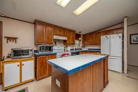 Kitchen - 460 Rockfork Rd, Morehead, KY 40351 photo 2 of 3