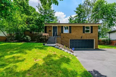3274 Aqueduct Dr, Lexington, KY 40517