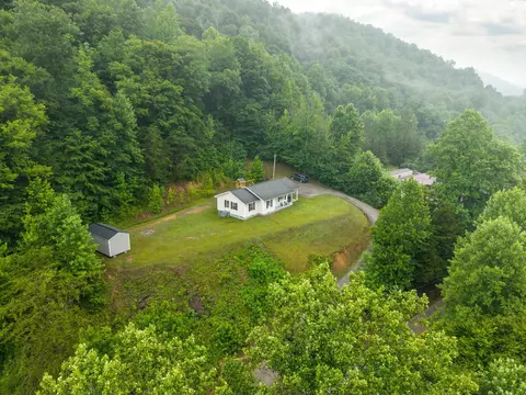 6723 Ky-1524, Manchester, KY 40962