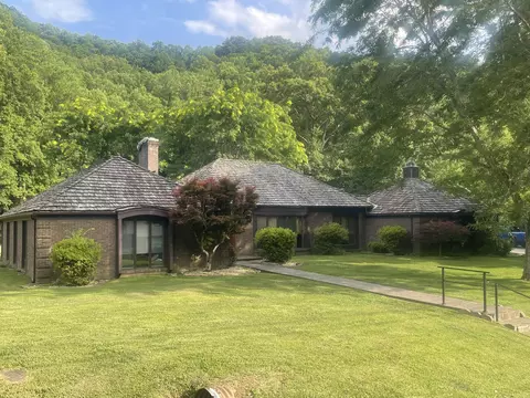 859 Woodland Hls, Harlan, KY 40831
