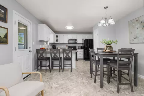 Dining - 419 Plumtree Dr, Berea, KY 40403 photo 1 of 3