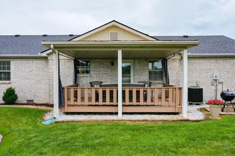 Exterior - 419 Plumtree Dr, Berea, KY 40403 photo 11 of 15
