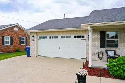 Exterior - 419 Plumtree Dr, Berea, KY 40403 photo 9 of 15