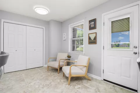 Entry Way - 419 Plumtree Dr, Berea, KY 40403 photo 2 of 2