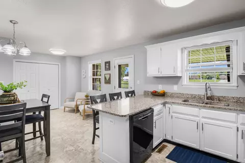Kitchen - 419 Plumtree Dr, Berea, KY 40403 photo 1 of 5