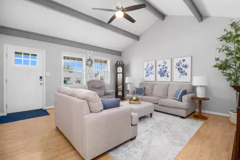 Entry Way - 419 Plumtree Dr, Berea, KY 40403 photo 1 of 2