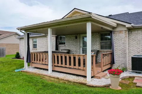 Exterior - 419 Plumtree Dr, Berea, KY 40403 photo 10 of 15