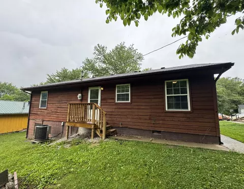 312 Keith Whitley Blvd, Sandy Hook, KY 41171 photo 3