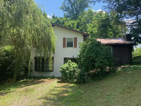 60 Grover Whitehead Rd, Whitley City, KY 42653