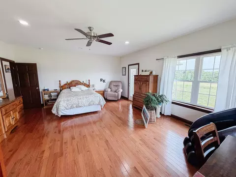 Bedroom - 976 Buggs Branch Rd, Marion, KY 42064 photo 4 of 10