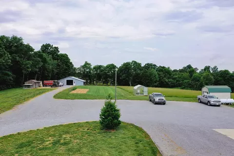 Exterior - 976 Buggs Branch Rd, Marion, KY 42064 photo 5 of 21