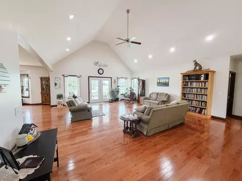 Living - 976 Buggs Branch Rd, Marion, KY 42064 photo 1 of 2