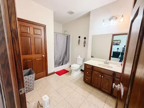 Bath - 976 Buggs Branch Rd, Marion, KY 42064 photo 1 of 6
