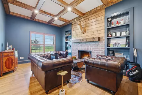 Living - 8501 Moore Rd, Paducah, KY 42001 photo 1 of 4