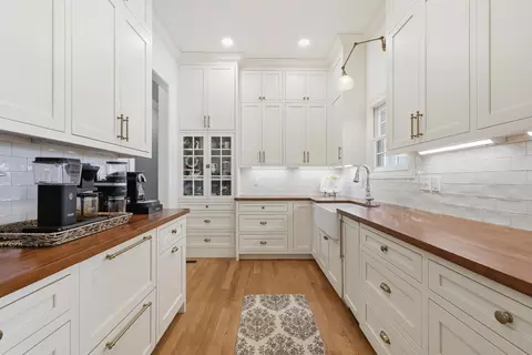 Kitchen - 8501 Moore Rd, Paducah, KY 42001 photo 4 of 6