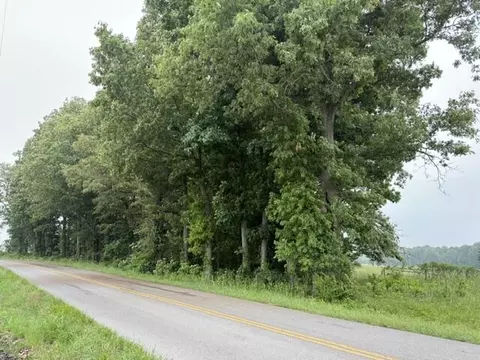 26 Taylors Store Road, Murray, KY 42071