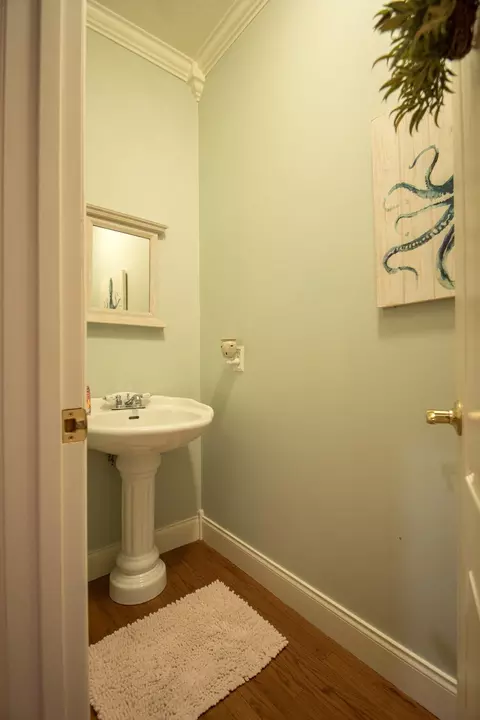 Bath - 320 Alice Roy Rd, Windsor, KY 42565 photo 4 of 13