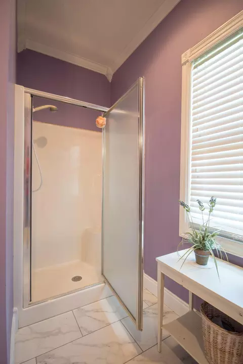 Bath - 320 Alice Roy Rd, Windsor, KY 42565 photo 2 of 13