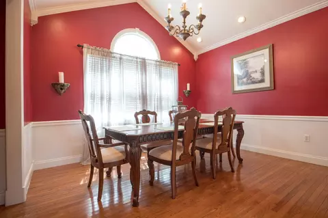 Dining - 320 Alice Roy Rd, Windsor, KY 42565 photo 3 of 6
