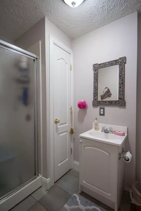 Bath - 320 Alice Roy Rd, Windsor, KY 42565 photo 12 of 13