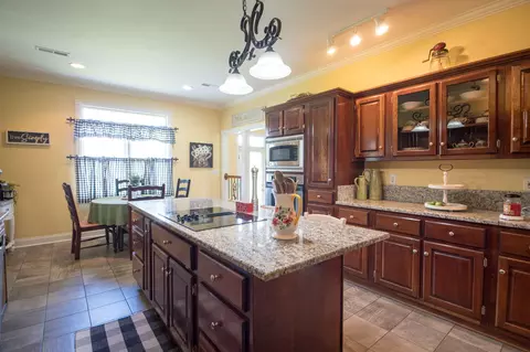 Kitchen - 320 Alice Roy Rd, Windsor, KY 42565 photo 3 of 10