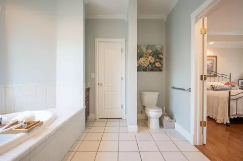Bath - 320 Alice Roy Rd, Windsor, KY 42565 photo 8 of 13