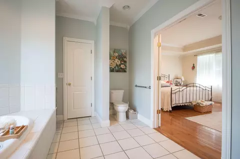Bath - 320 Alice Roy Rd, Windsor, KY 42565 photo 7 of 13