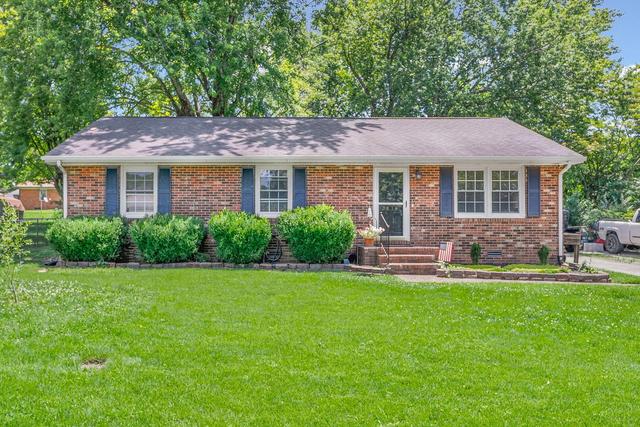 3416 Greenwood Dr, Hopkinsville, KY 42240