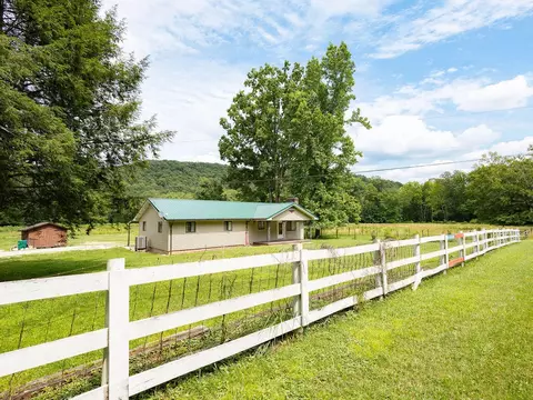 Exterior - 9940 Cranston Rd, Morehead, KY 40351 photo 2 of 6
