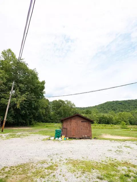 Exterior - 9940 Cranston Rd, Morehead, KY 40351 photo 5 of 6