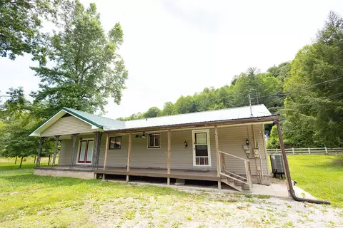 Exterior - 9940 Cranston Rd, Morehead, KY 40351 photo 1 of 6