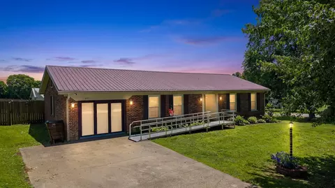401 Haddix St, Harrodsburg, KY 40330