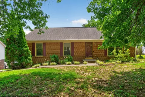 1110 Rockbridge Rd, Lexington, KY 40515