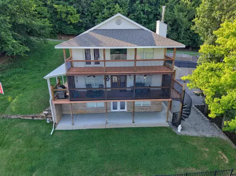 141 S Ash St, Kuttawa, KY 42055