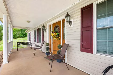 Exterior - 2684 Bee Creek Rd, Corbin, KY 40701 photo 2 of 3