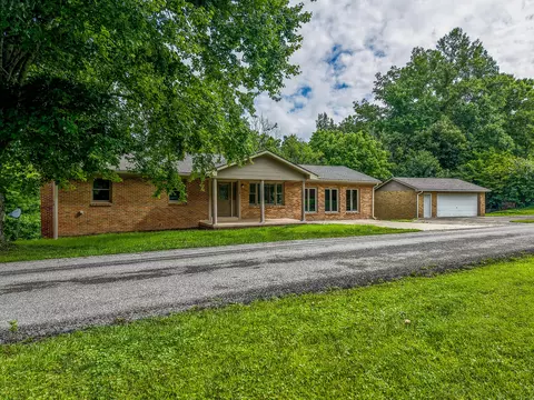 110 Keeton Ave, West Liberty, KY 41472