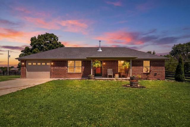 1080 Barker Ln, Berea, KY 40403