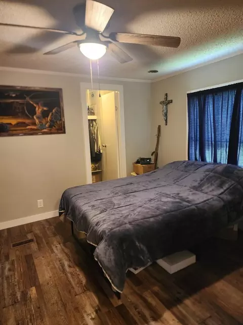 Bedroom - 33 Tanglewood Dr, Burnside, KY 42519 photo 1 of 4
