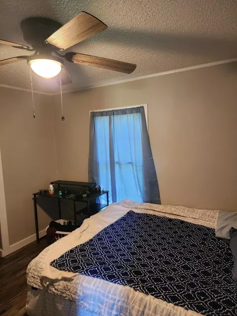 Bedroom - 33 Tanglewood Dr, Burnside, KY 42519 photo 3 of 4