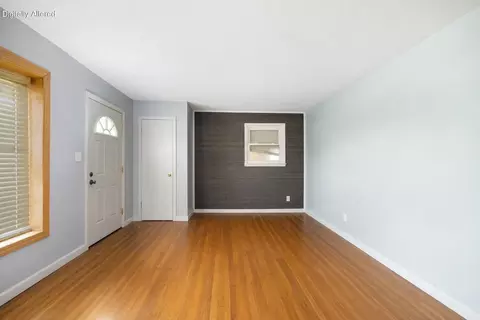 Living - 758 N Main St, Stanton, KY 40380 photo 2 of 10