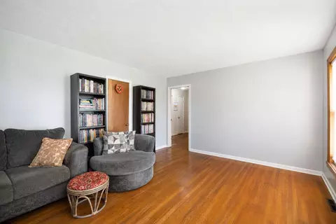 Living - 758 N Main St, Stanton, KY 40380 photo 5 of 10
